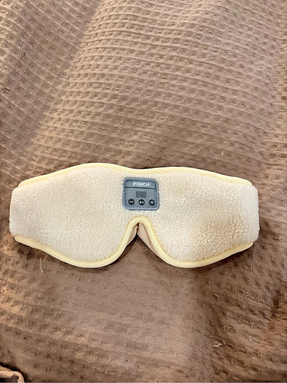 Sweet dreams Sherpa mask